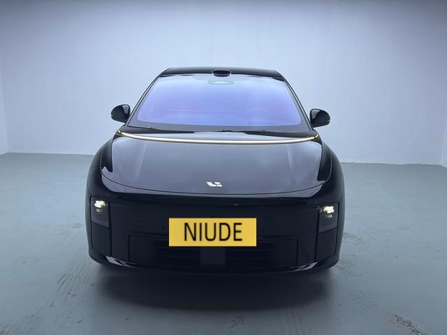 2025 Li Auto i6 2WD Standard Edition — Used SUV