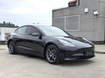 Tesla Model 3 - 2
