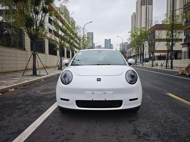 2024 Yiwei 3 Love Edition 330km Lite — Used Hatchback