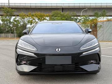 BYD Denza Z9 2.0T - 3