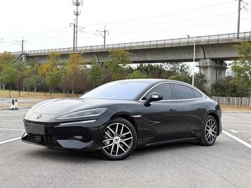 BYD Denza Z9 2.0T - 1