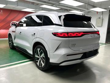 BYD Tang L DM-i - 3