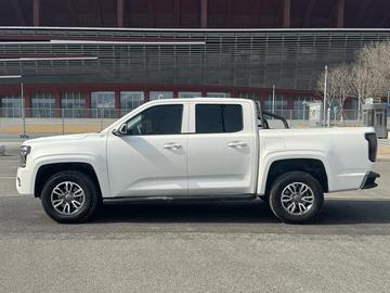 Dongfeng Forthing Dadao Forthing All-Rounder 2.3TAT Gasoline Commercial-Passenger Edition AWD Standard Wheelbase Comfort - 3