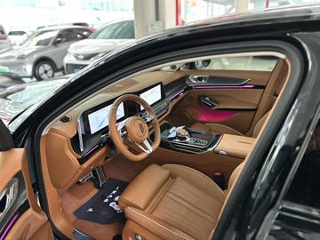 Hongqi HS7 PHEV 2.0T AWD Premium 7-Seater - 2