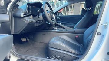 Hyundai Elantra 1.5L - 5