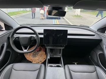 Tesla Model 3 Long Range AWD - 4