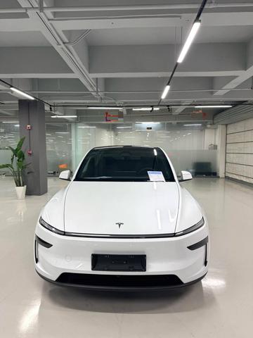 Tesla Model Y - 2