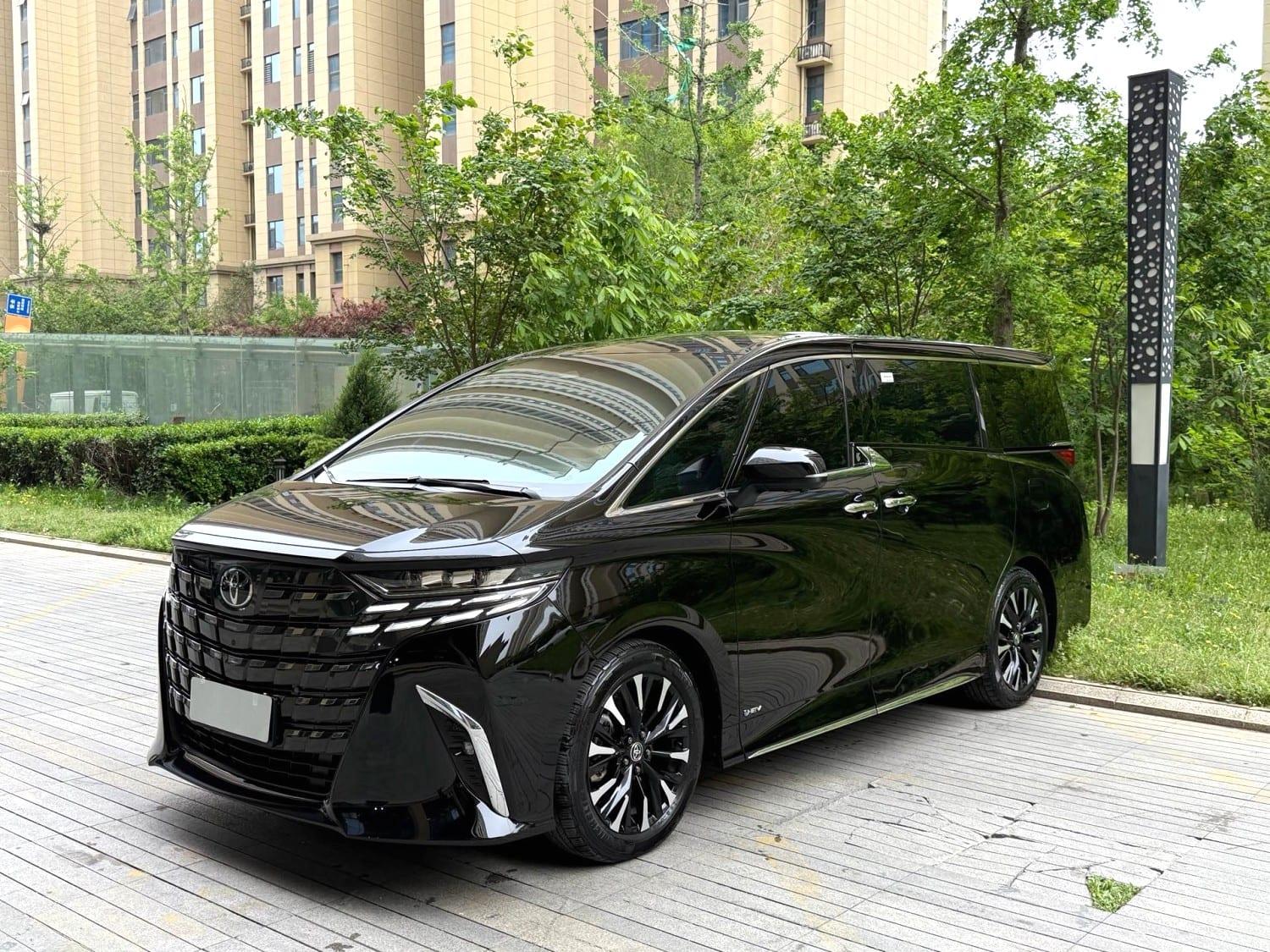 2023 Toyota Alphard(Imported) Alphard 2.5 Deluxe Edition Used MPV — image 1