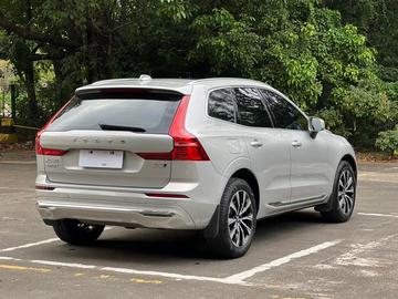 Volvo XC60 B5 4WD Luxury - 2