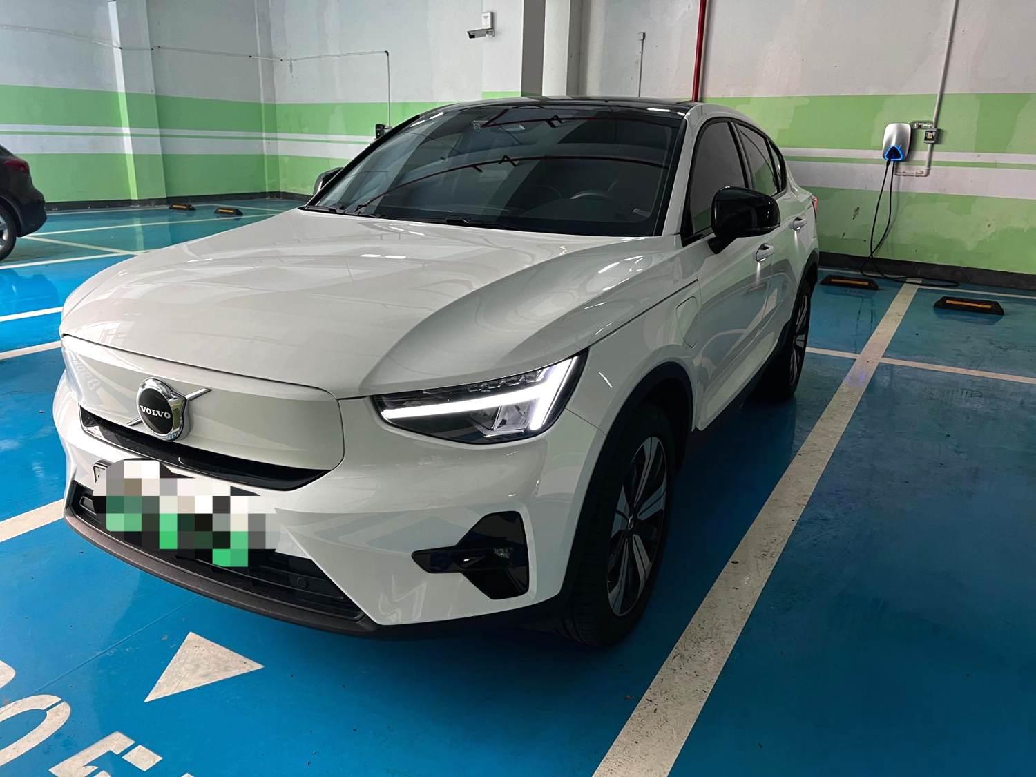 2024 Volvo C40 EV Used Sedan — image 1